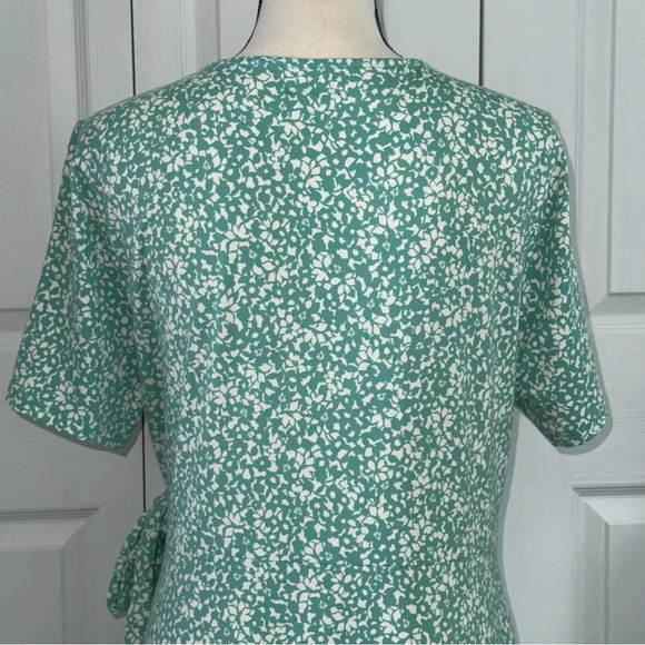Lands' End Women’s Green Floral Midi wrap Dress Cool short sleeves Boho L/P - Picture 7 of 12